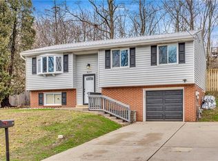 827 Blue Ridge Rd, Pittsburgh, PA 15239