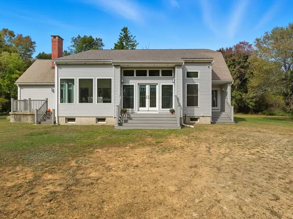 243 Brookfield Rd, Brimfield, MA 01010