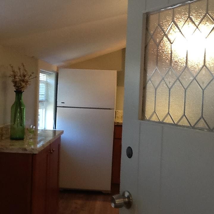 2nd image of 1612 SE Marion St