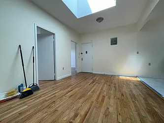 Rented by HOLTON REAL ESTATE INC.