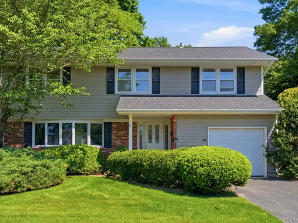 61 Hofstra Drive, Smithtown, NY 11787