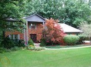 5985 Glen Eagles Dr, West Bloomfield, MI 48323