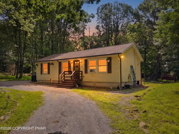 12 Highpoint Dr, Albrightsville, PA 18210