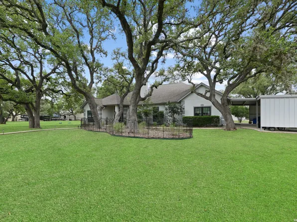 217 Wild Horse, Pipe Creek, TX 78063