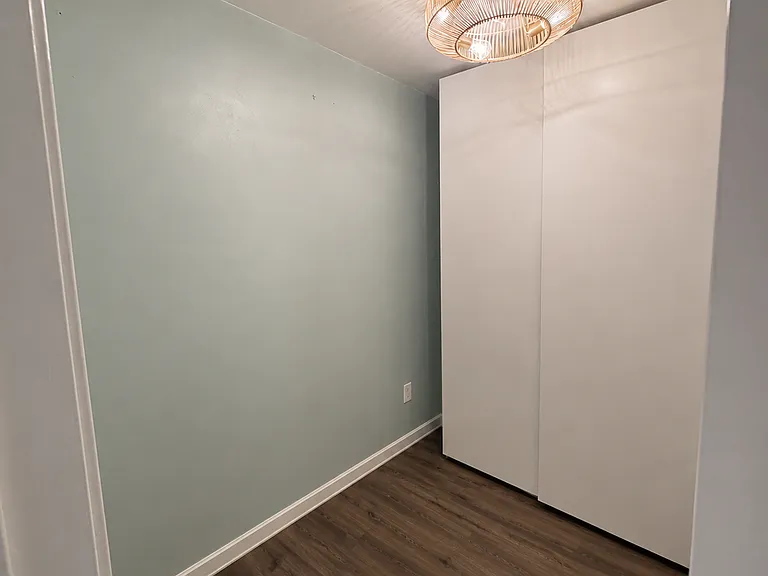 2212 Lesner Cres #202 — Photo 6