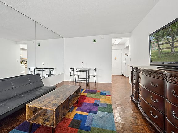 3rd image of 347 W 57th St APT 19BB