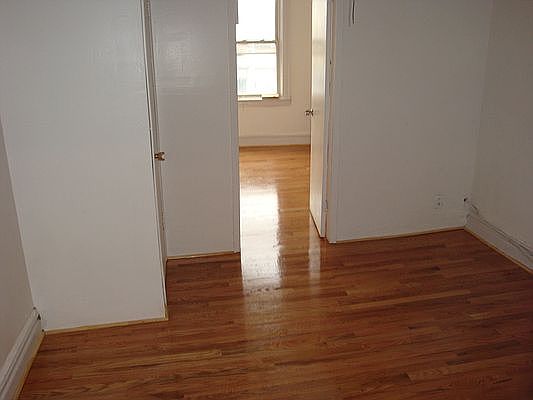 5th image of 18009 Jamaica Ave #2