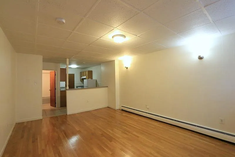 407 Somerville Ave — Photo 3