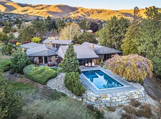 218 Sunnyslope Heights Rd, Wenatchee, WA 98801