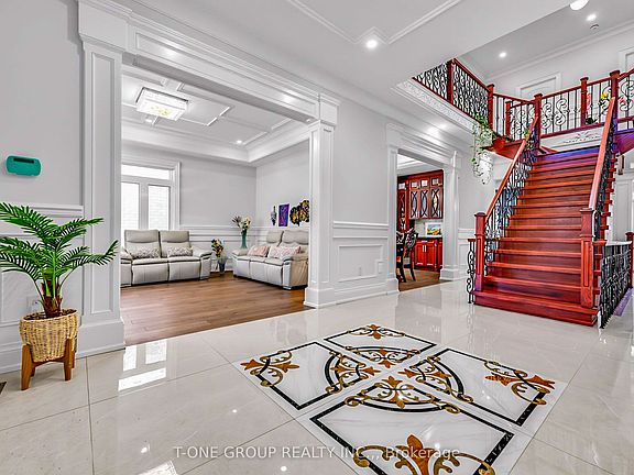 5th image of 70 Scarborough Heights Blvd