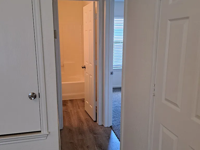 806 Redwood Ln — Photo 16