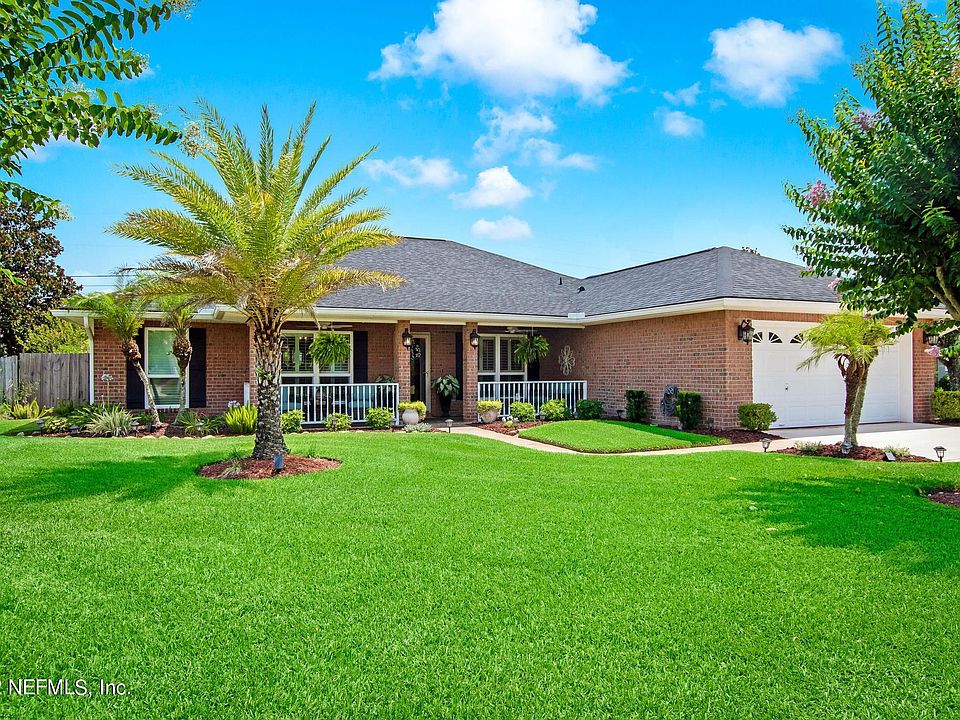 1st image of 213 Carolina Jasmine Ln