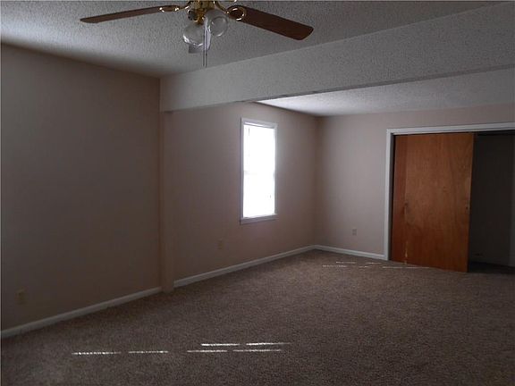 5th image of 626 Westmoreland St