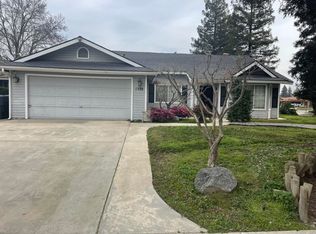 1330 S Atwood Ct, Visalia, CA 93277