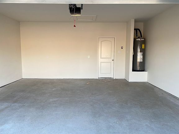 3rd image of 200 Lake Rdg