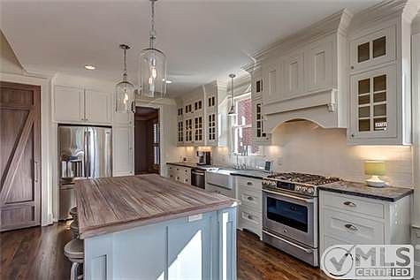 5th image of 2936 Americus Dr