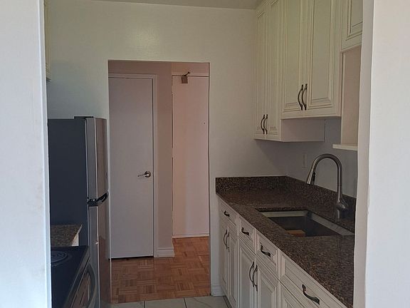3rd image of 2202 Weston Rd #304
