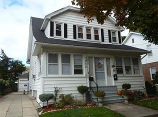 28 Meredith St, Springfield, MA 01108