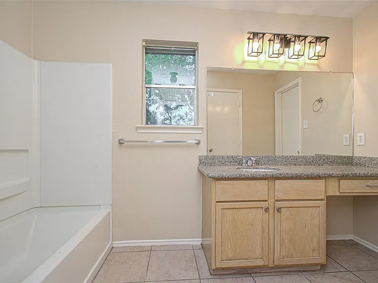 16835 Carbridge Dr — Photo 29