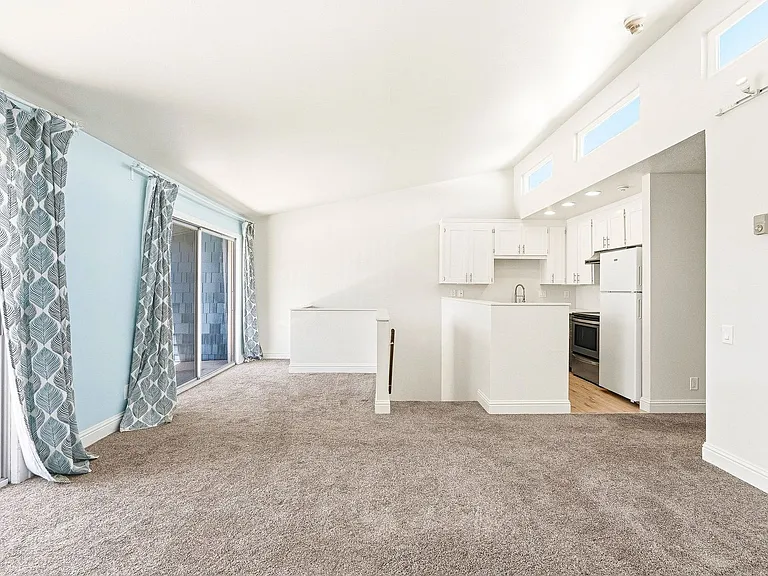 308 Estrella Ave — Photo 2