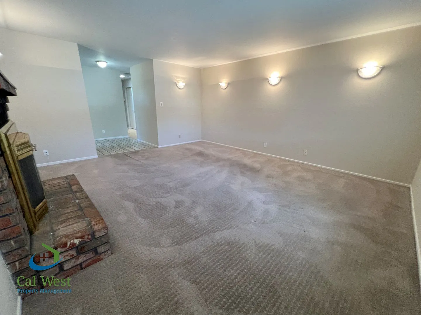 $3595 - 2 Bed/1.5 Bath Duplex in Santa Clara w/ Attached Garage — Photo 2