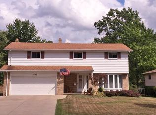 6135 Forest Ridge Dr, North Olmsted, OH