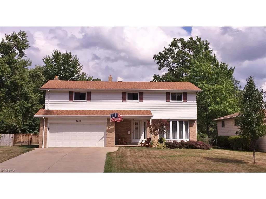 6135 Forest Ridge Dr photo 1