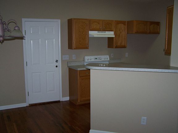3rd image of 1821 Silver Cloud Ln