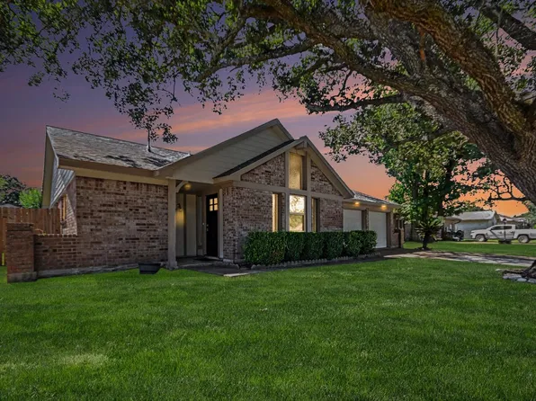 1705 E Baker Rd, Baytown, TX 77521