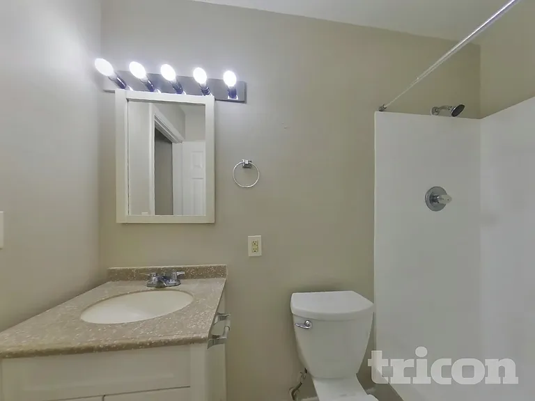 3234 W Larkspur Dr — Photo 7