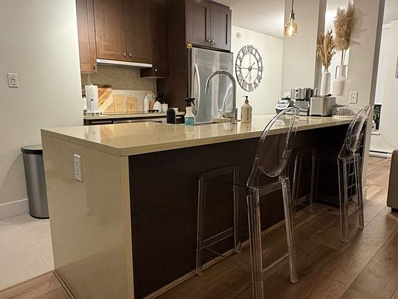 4th image of 888 Homer St #600
