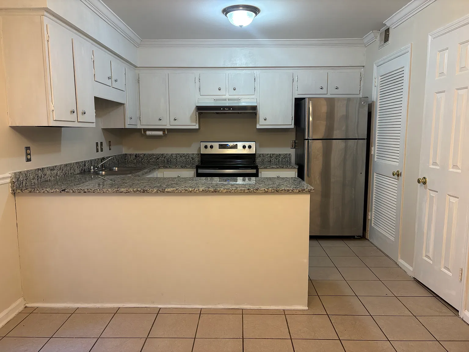 2 bed, 1.5 bath, 1200 sqft, $1,849 — Photo 4