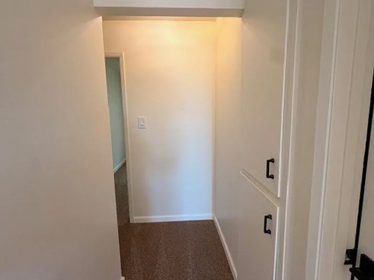 Dixon Townhouse — Photo 52