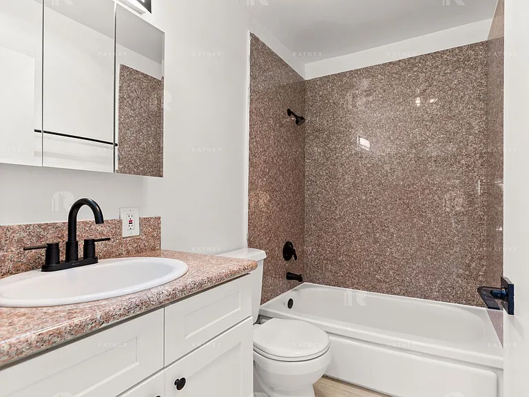 (El/Ti/Yo:B) 5139 White Oak Avenue — Photo 12