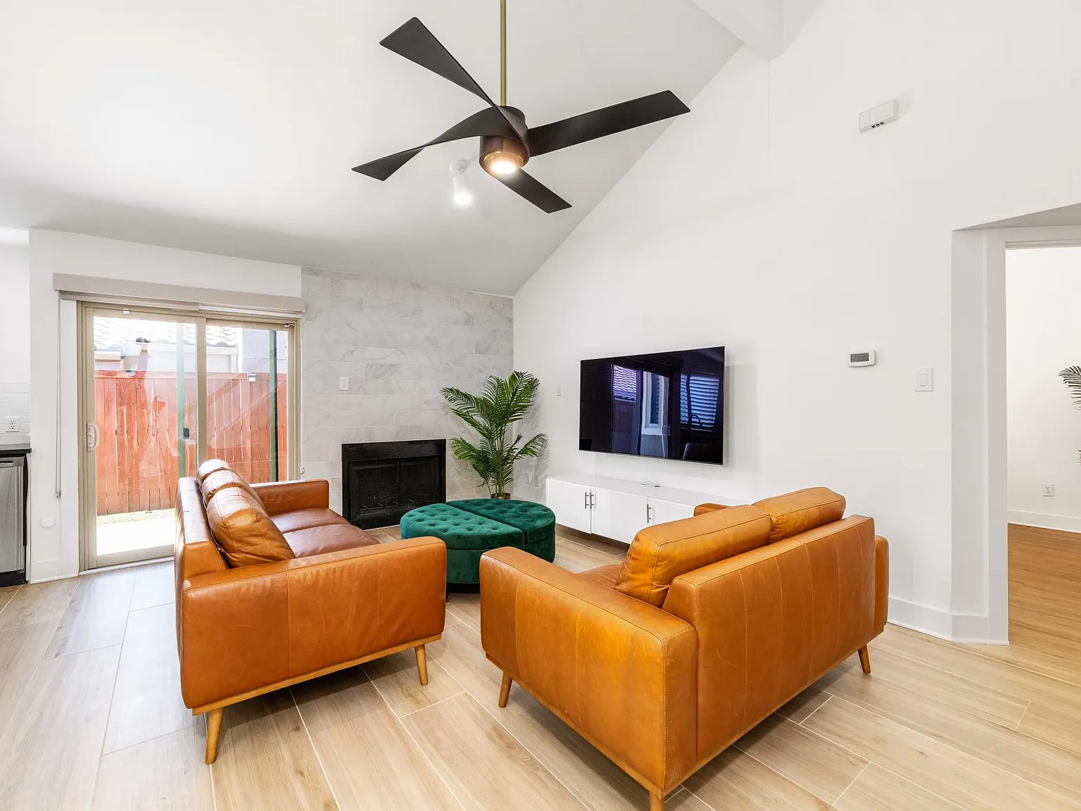 3 bed, 1412 sqft, $2,500 — Photo 4
