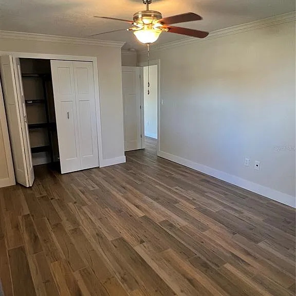 511 W Retta Esplanade — Photo 12
