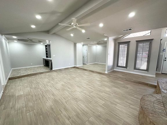 3rd image of 2302 Wydewood Dr