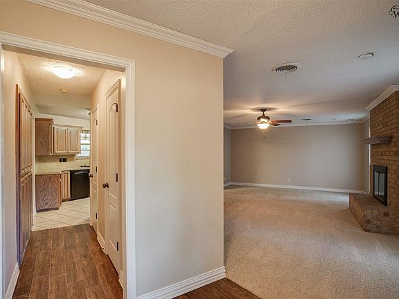 4th image of 2800 McNiel Ave