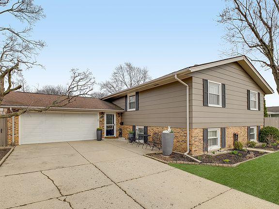 5th image of 1029 Fairlane Dr