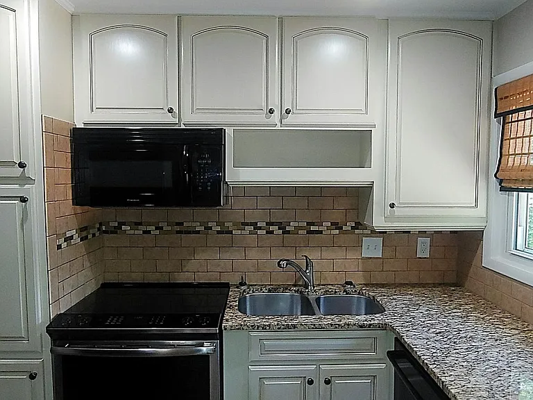 812 Acton Ave — Photo 4