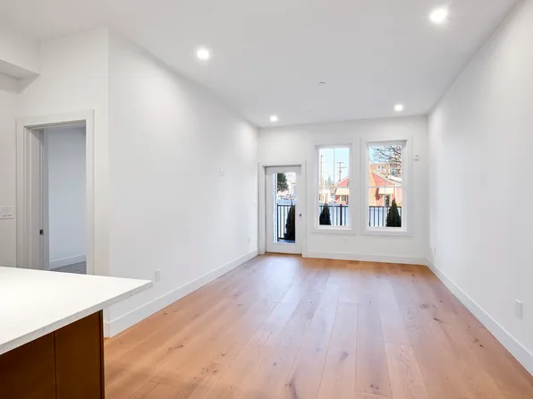 105 Sea St #103, Quincy, MA 02169