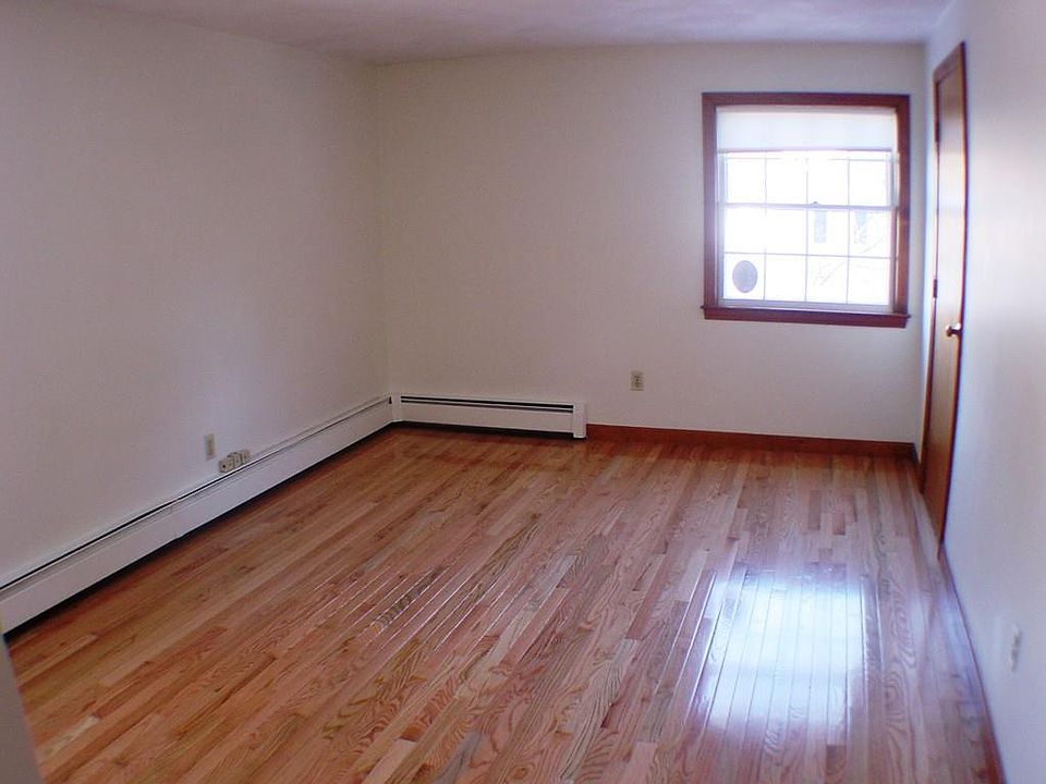 2nd image of 6 Aberdeen Rd #6