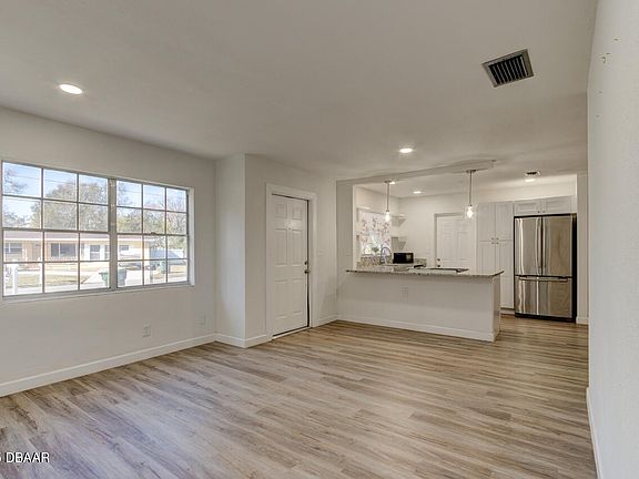 4th image of 551 Mark Ave