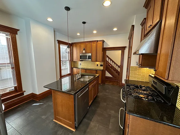 1023 Neil Ave — Photo 7