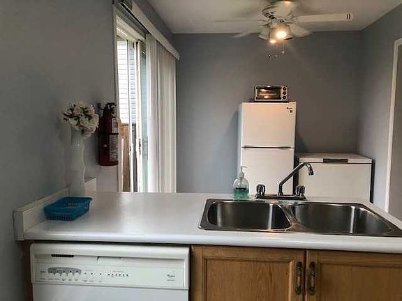 3rd image of 1803 Dalhousie Cres