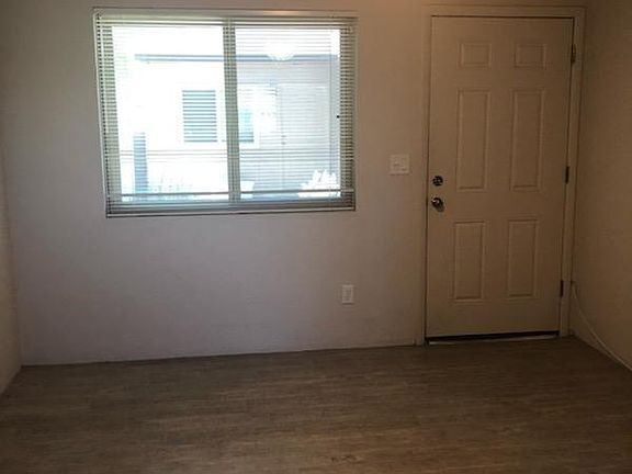 4th image of 630 E Elm St