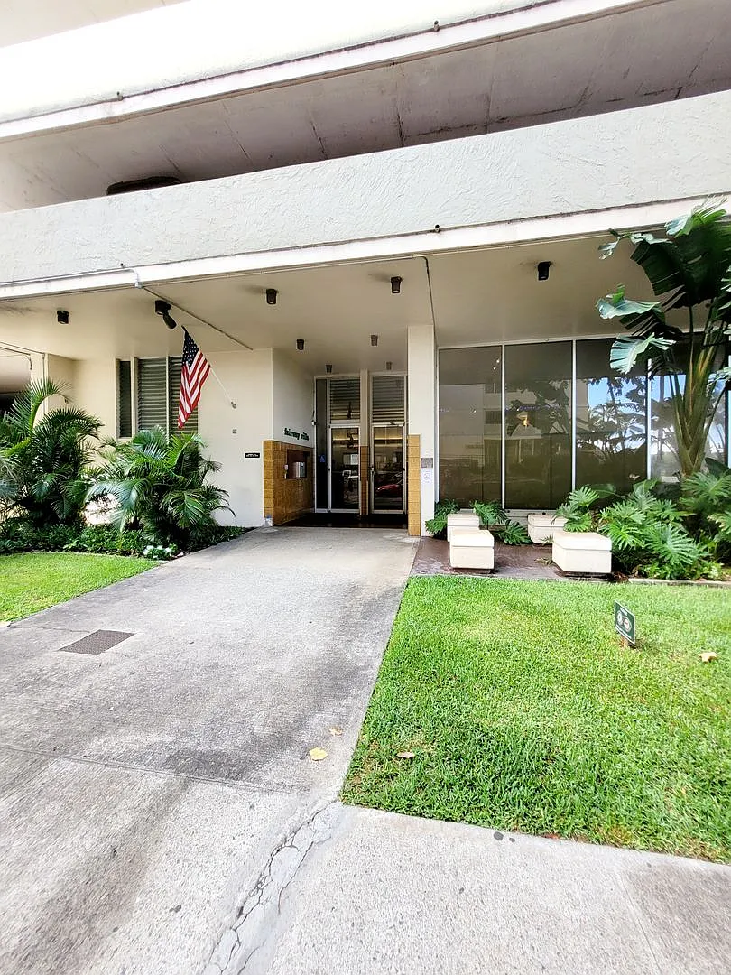 Available | Updated Studio | Location: Waikiki, Fairway Villa | Includes: Assigned Parking Space,... — Photo 3