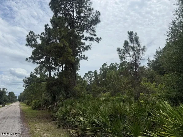 2111 Johns Ave, Alva, FL 33920