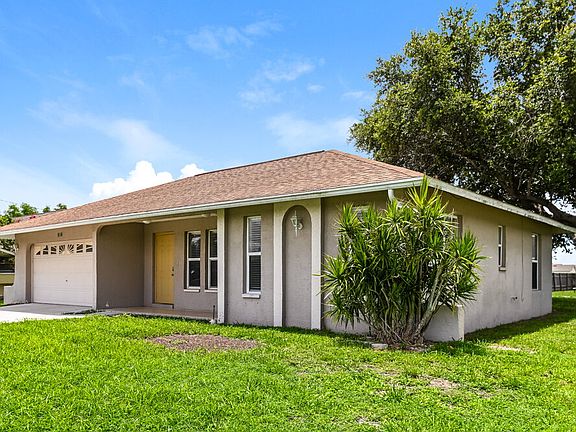 3rd image of 914 SW 25th St
