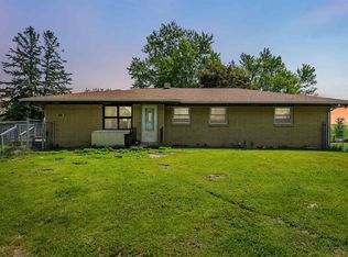 3620 Curwen Ln, Hazel Green, WI 53811